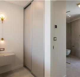 4 bedroom villa with heated pool and sea view in Vinišće, sleeps 8